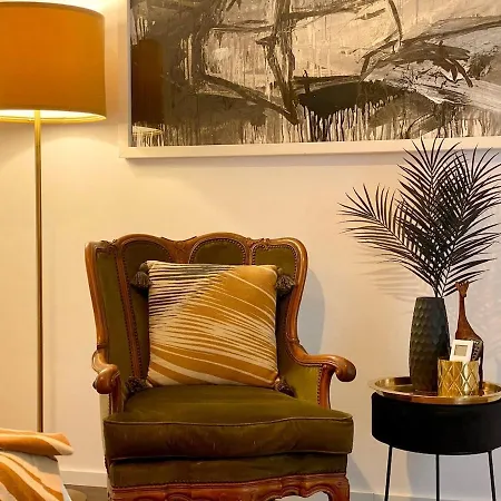Apartment House Of Palms *